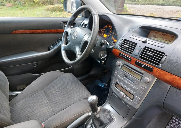 Toyota Avensis cena 7900 przebieg: 383000, rok produkcji 2006 z Czarnków małe 46